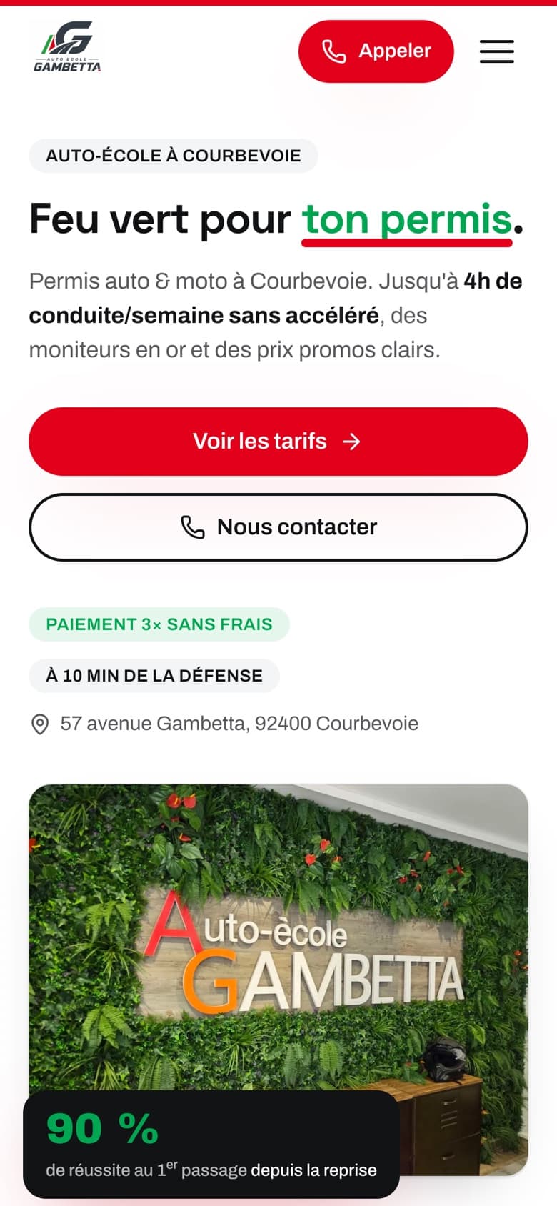 Page d'accueil du site de l'auto-école Gambetta sur mobile : « Feu vert pour ton permis » et boutons « Voir les tarifs » et « Nous contacter »